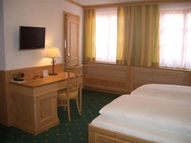 Gasthof & Hotel Jaegerwirt Aufhofen Extérieur photo