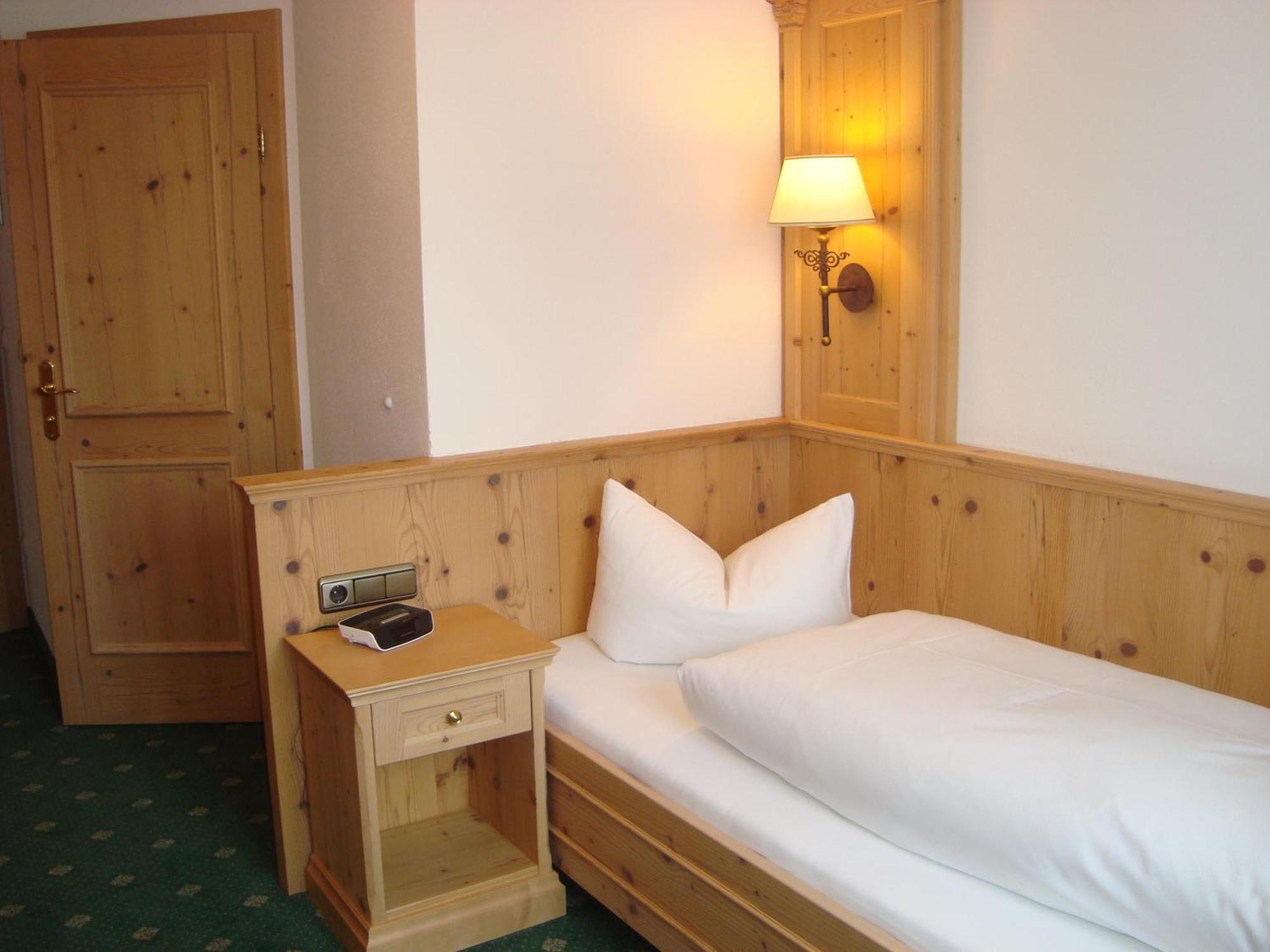 Gasthof & Hotel Jaegerwirt Aufhofen Extérieur photo